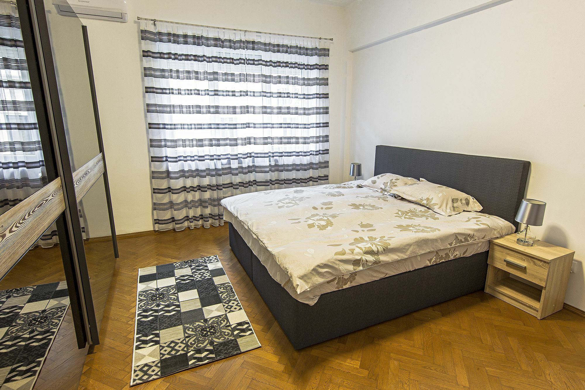 Athenee Residence 1 Bukares Bagian luar foto